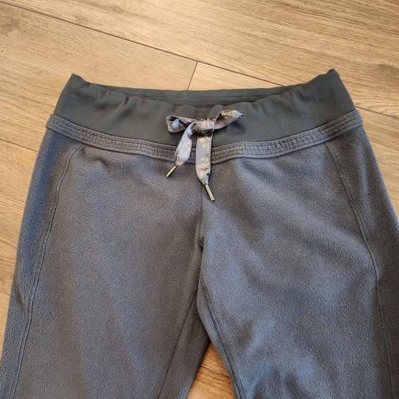 Lululemon sherpa sweatpants - Picture 3 of 9
